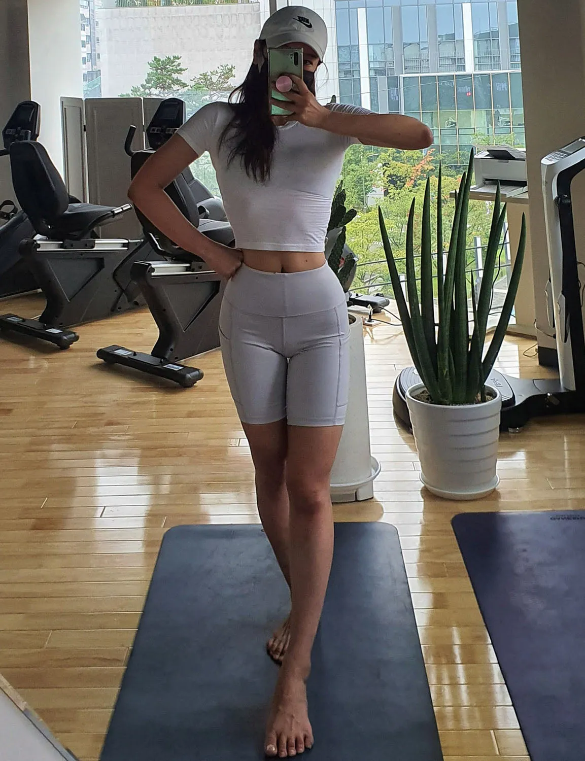 8" Side Pockets Yoga Shorts lightgray ins