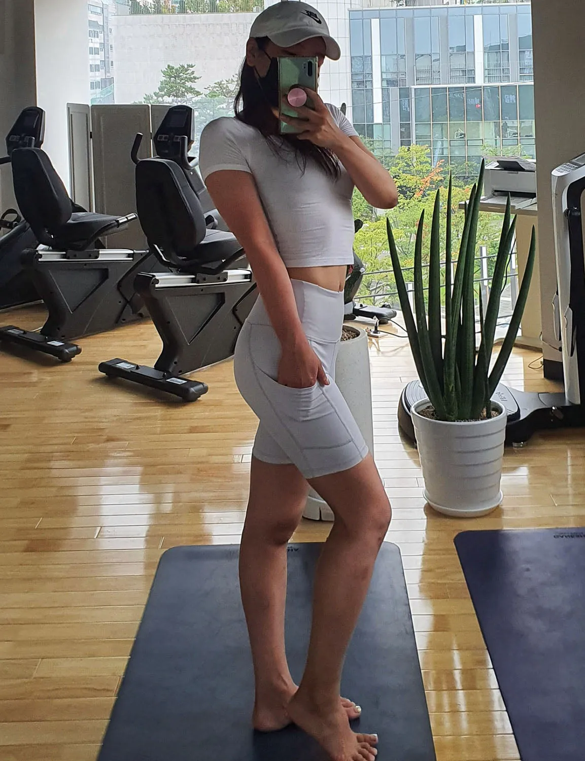 8" Side Pockets Yoga Shorts lightgray ins
