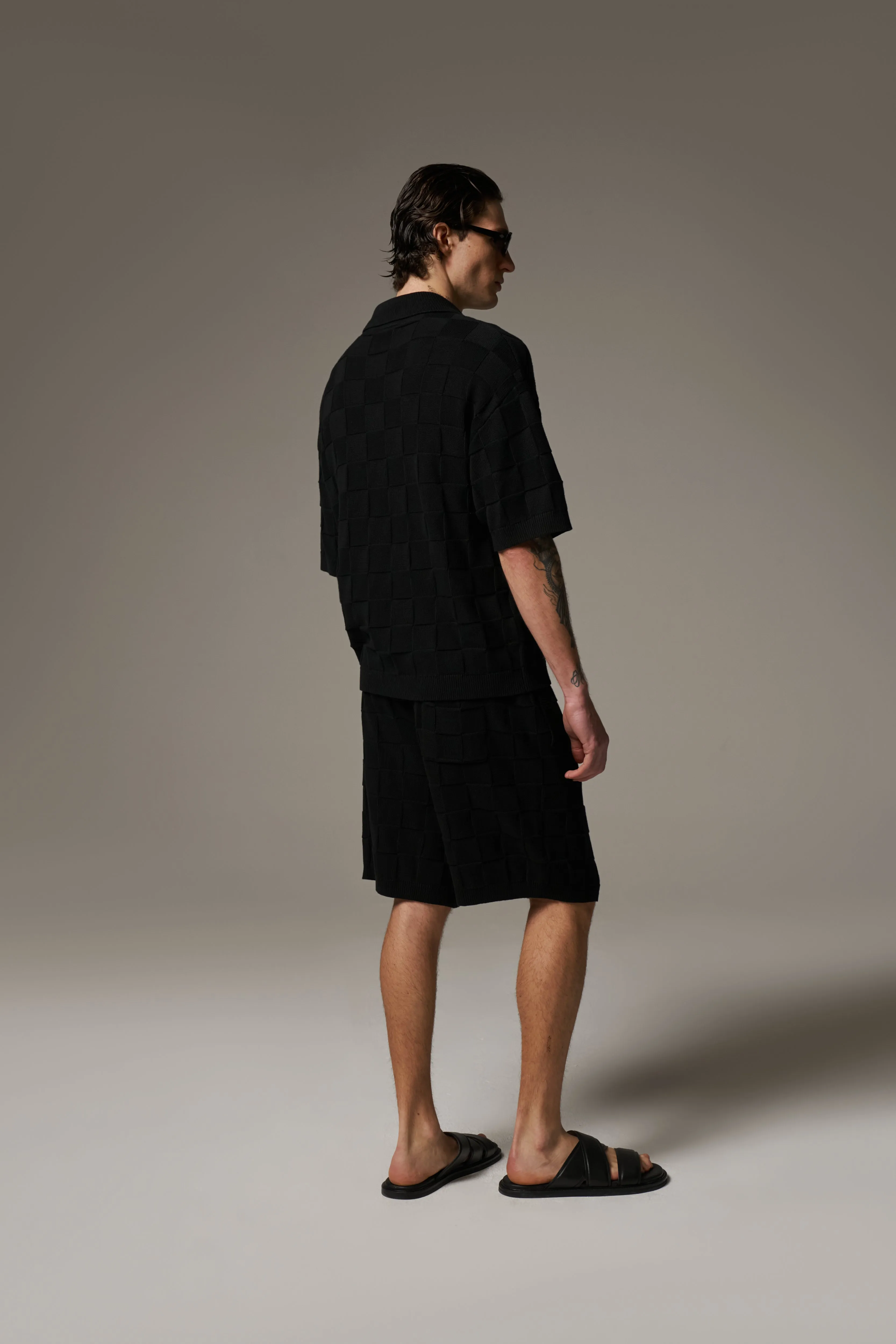 CHECKERBOARD KNITTED SHORT - BLACK