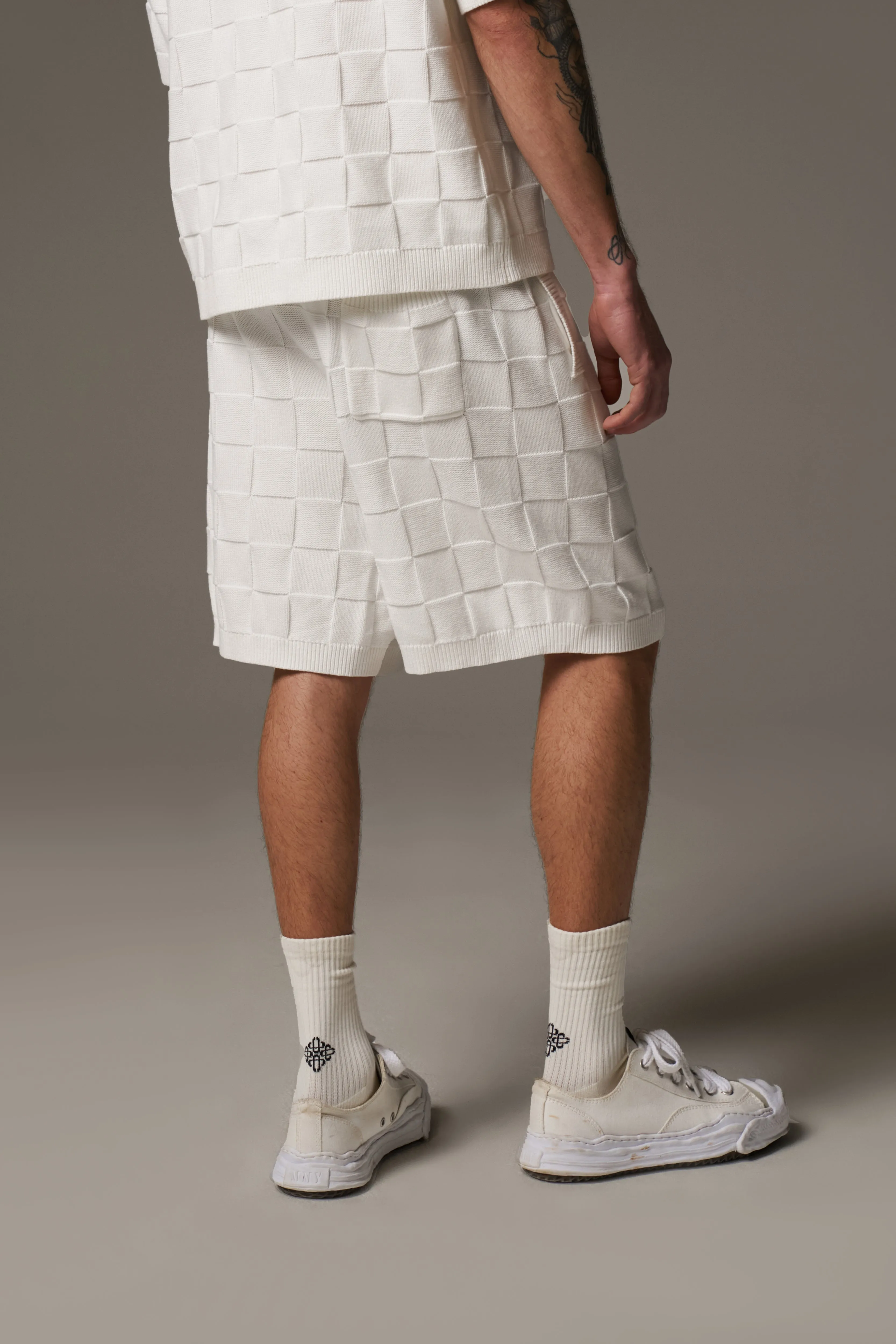 CHECKERBOARD KNITTED SHORT - OFF WHITE