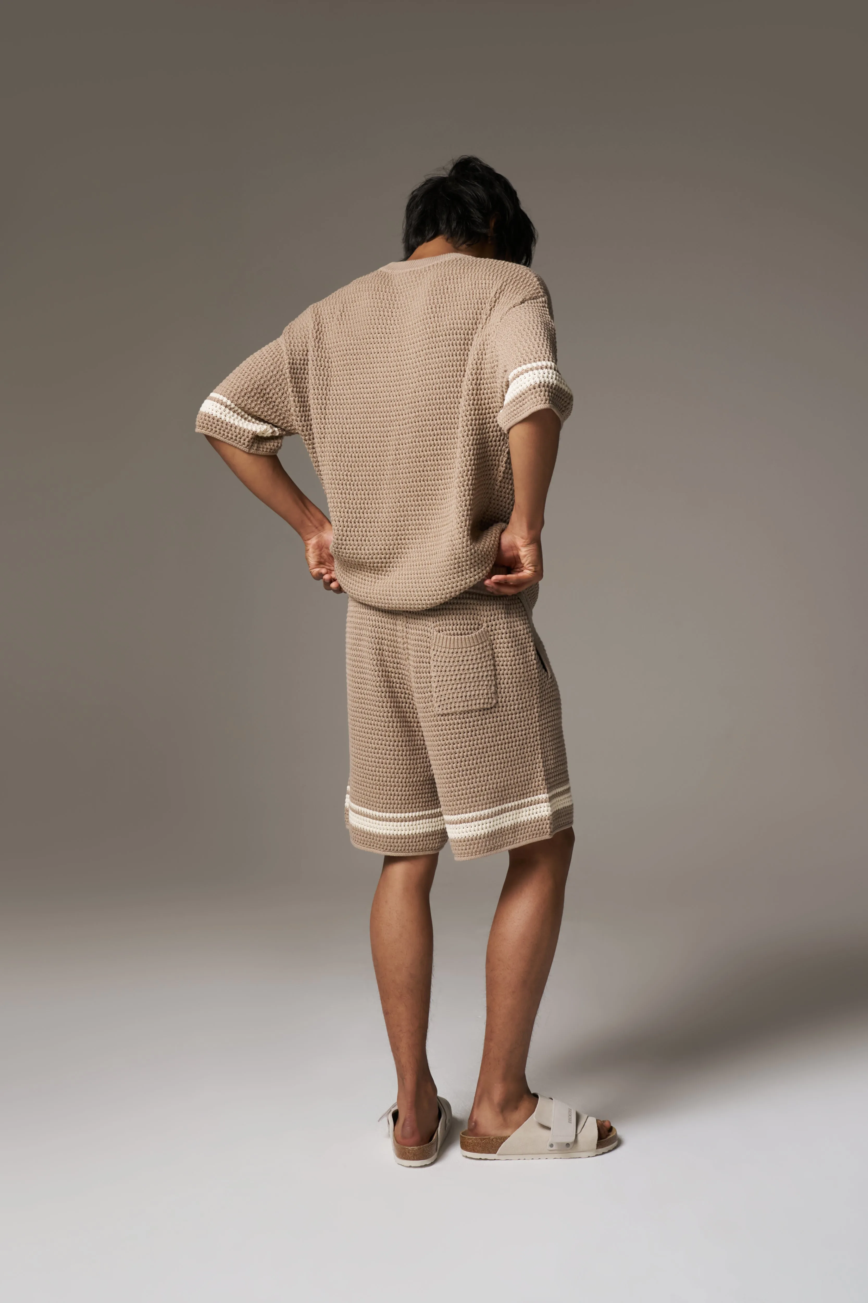 CROCHET KNITTED CONTRAST STRIPE SHORTS - BROWN