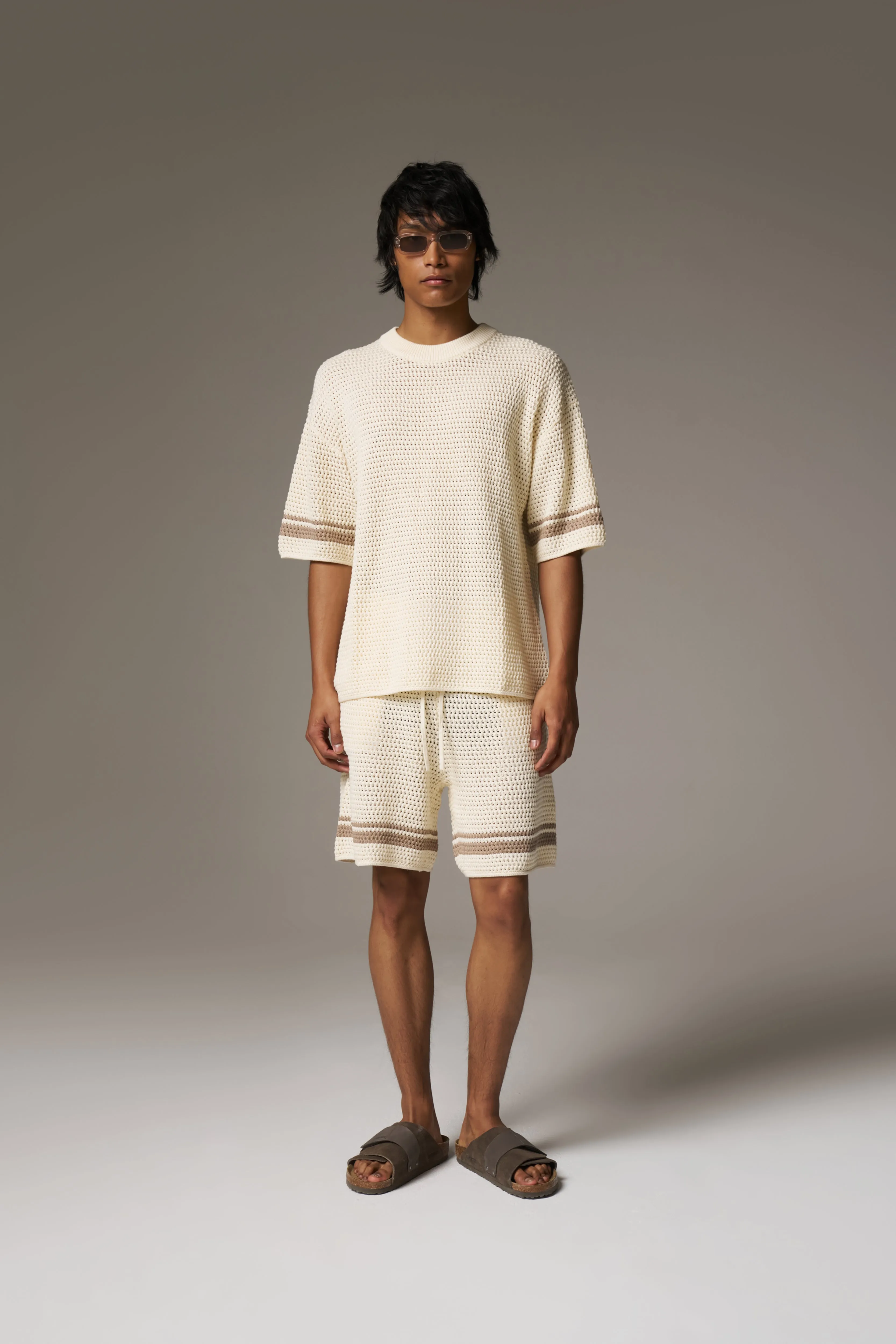 CROCHET KNITTED CONTRAST STRIPE SHORTS - OFF WHITE