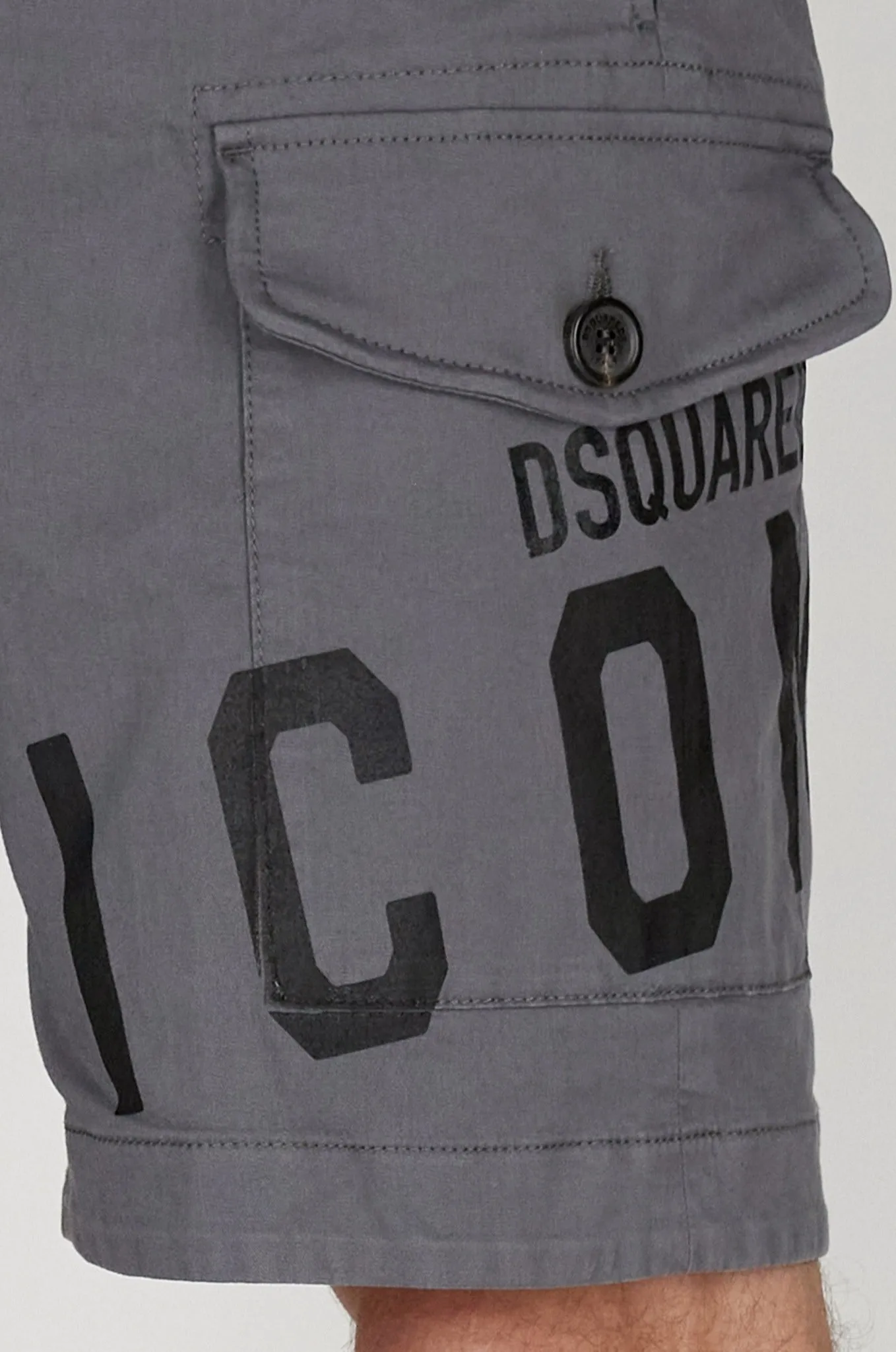 Dsquared2 Logo-Print Pocket Detailed Shorts