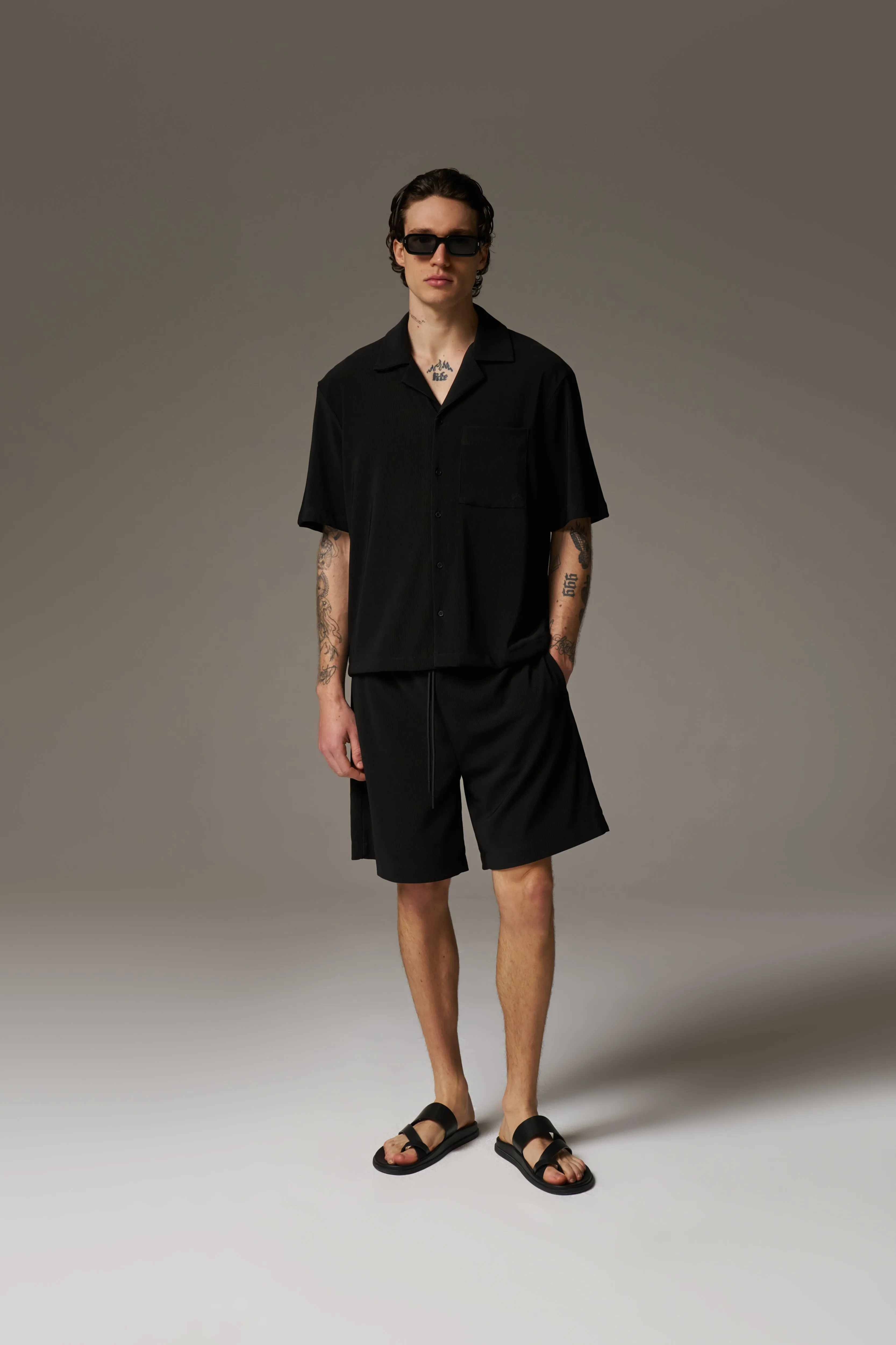 RIBBED SHORTS - BLACK