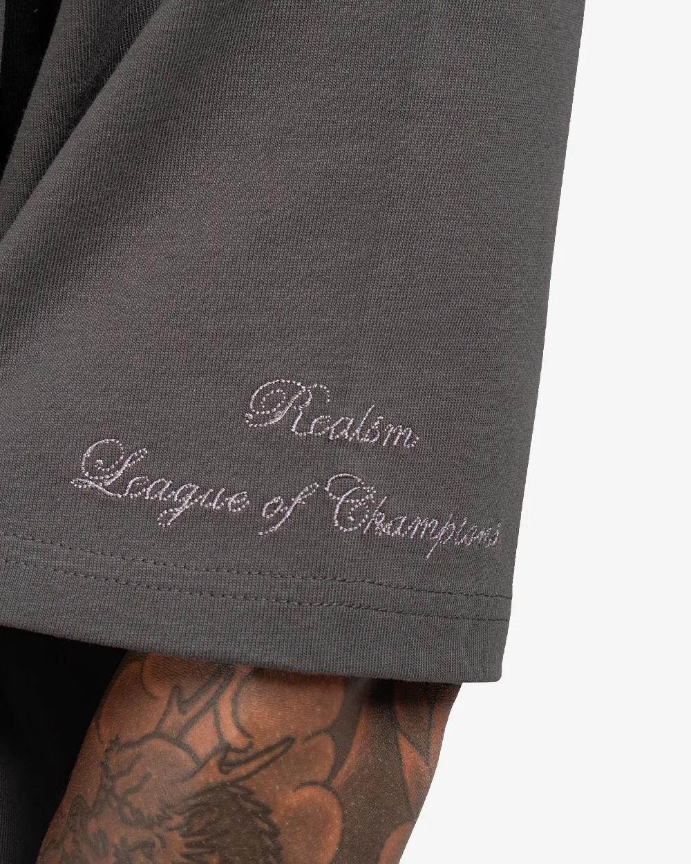 SSS REALISM SUBMISSION LOGO TEE SOOT